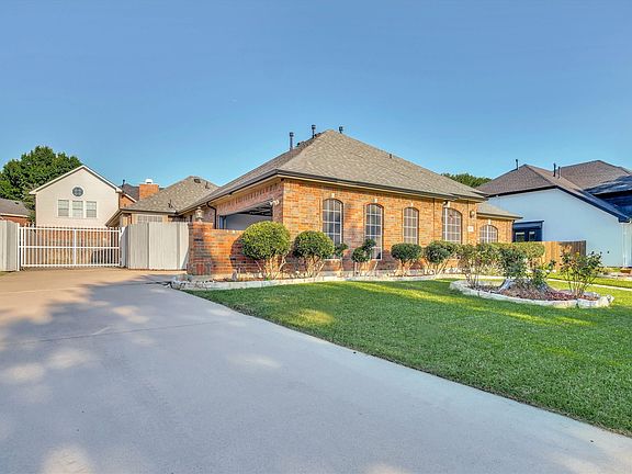 2nd image of 4213 Forestedge Dr
