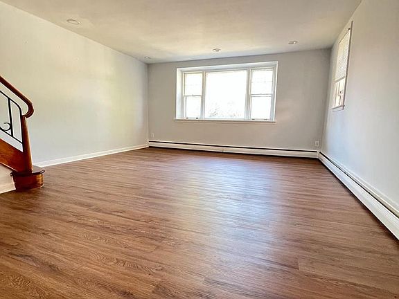 5th image of 1012 Brighton St