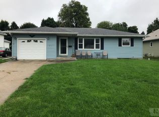 609 6th St, Traer, IA 50675