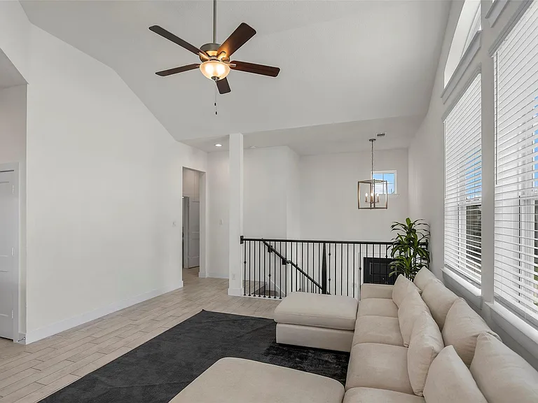 21130 Medina River Dr — Photo 8