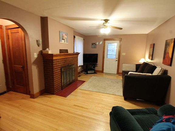 4th image of 117 Sidney St