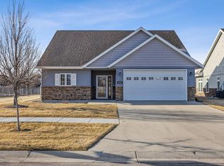 4304 37th Ave S, Fargo, ND 58104