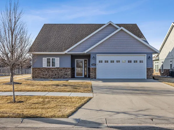 4304 37th Ave S, Fargo, ND 58104