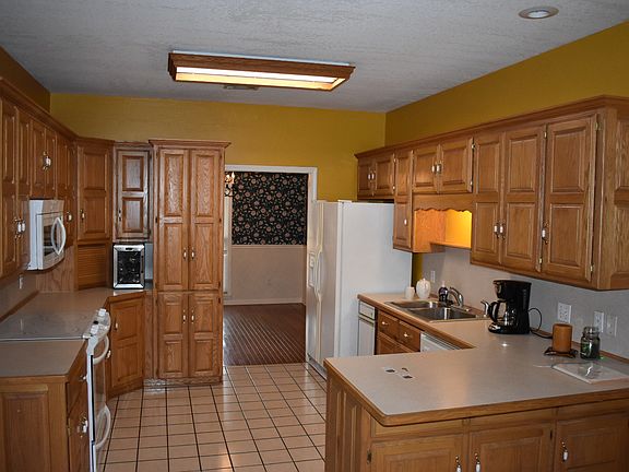 3rd image of 105 Lake South Bay