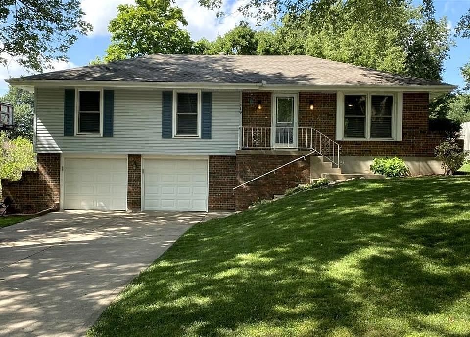 1st image of 419 NE Grant Dr