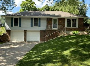 419 NE Grant Dr, Blue Springs, MO 64014