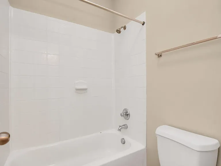 2504 Harbor Chase Dr — Photo 31