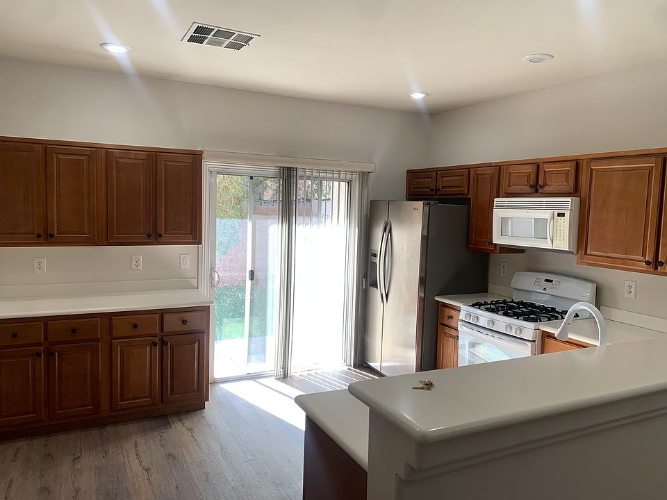 1st image of 1735 Little Crow Ave