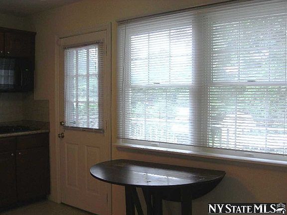 5th image of 9 Nantucket Ln