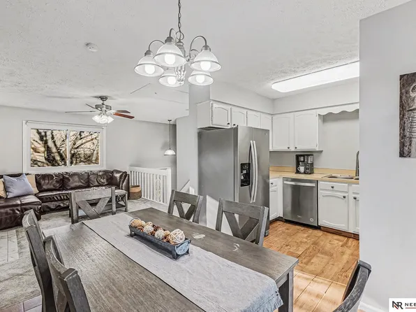 10512 Laurel Ave, Omaha, NE 68134