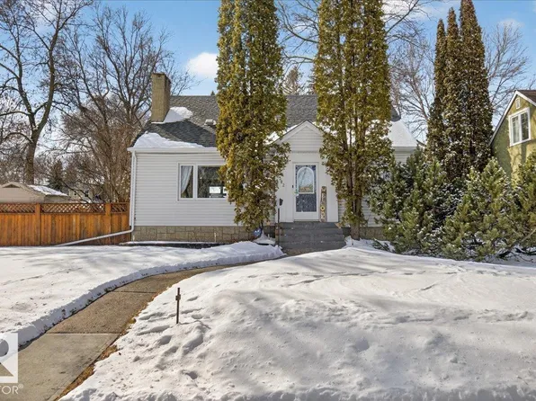 11302 56th St NW, Edmonton, AB T5W 3S4