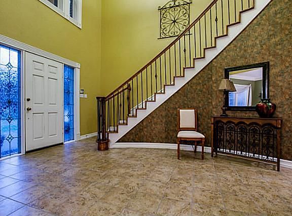 4th image of 300 Gregg Ct