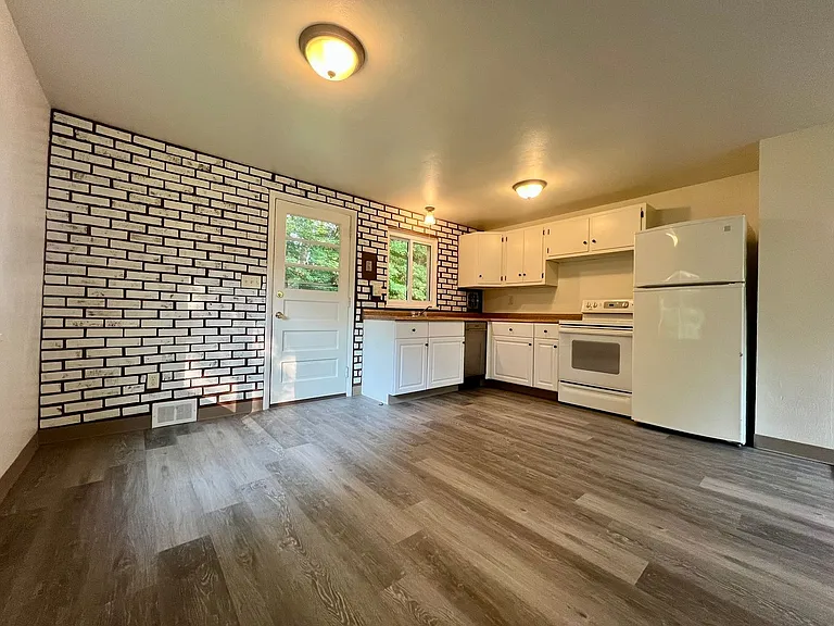 1304 Abers Creek Rd — Photo 1