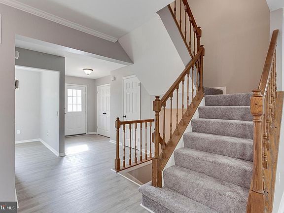 5th image of 304 Crescendo Way