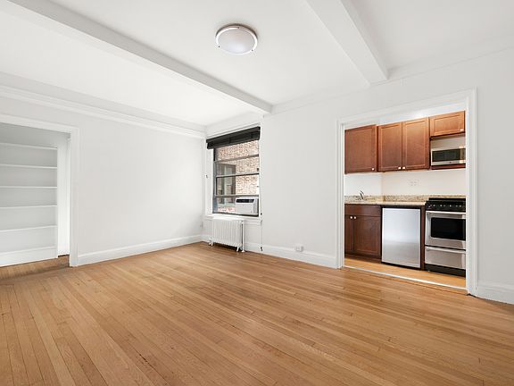2nd image of 325 W 45th St APT 406