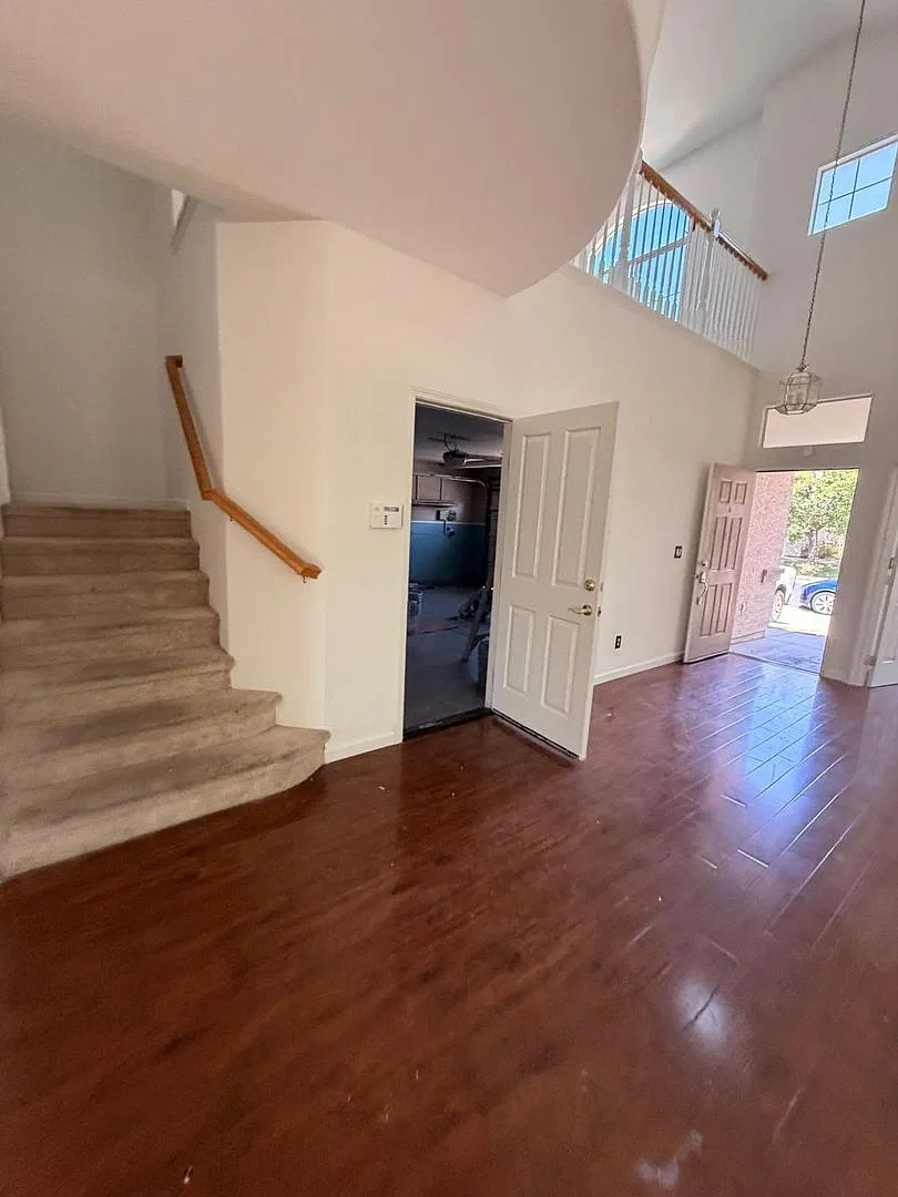 beautifully maintained 5-bedroom, 3-bath, 2,572 sq ft in Roseville — Photo 4