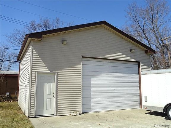 3rd image of 3515 Greenway Ave