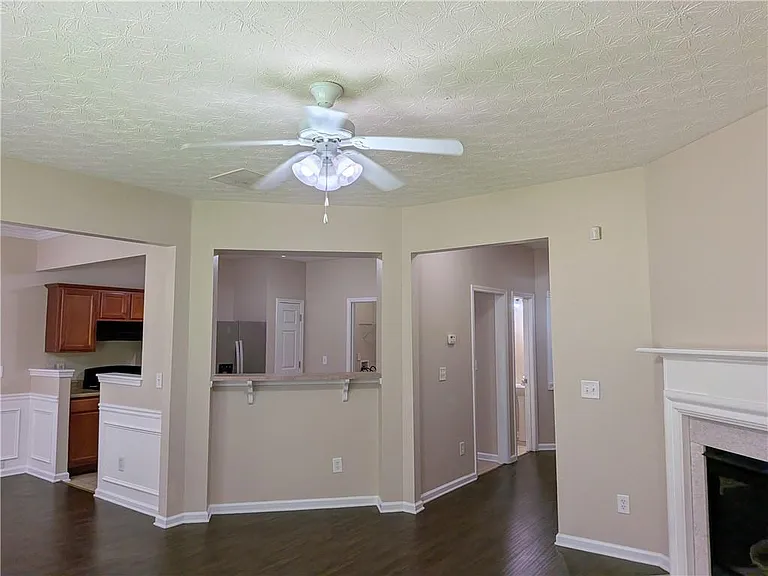 4624 Windale Dr — Photo 8