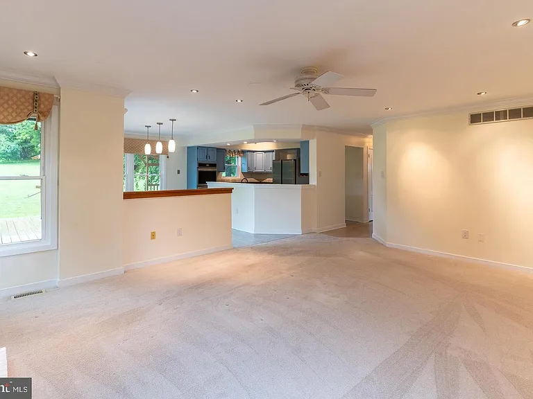 56 W Windrose Dr — Photo 32