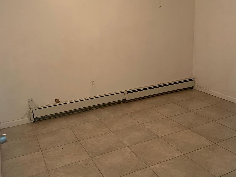 1st image of 3031 Ely Ave #Basement