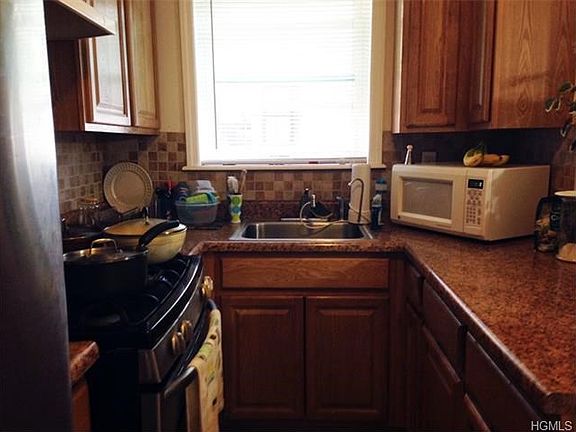 5th image of 1170 Adee Ave