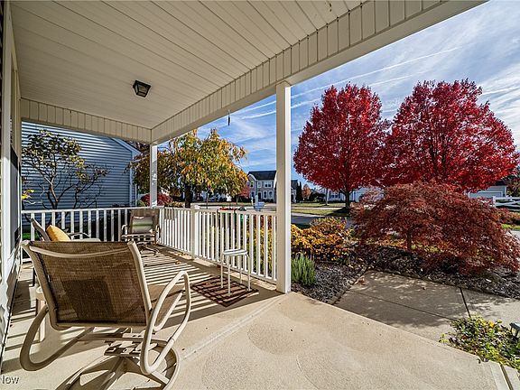 3rd image of 33282 Ambleside Dr