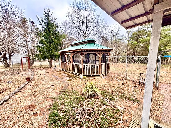 5th image of 693 Scotts Chapel Rd