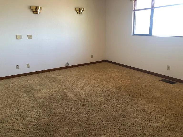 17373 Robey Dr — Photo 13