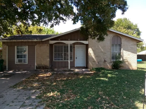 1024 Scott Dr, Denton, TX 76205
