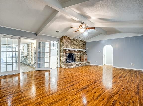 2nd image of 308 Bennett Cir