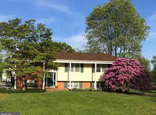 25421 Jarl Dr, Gaithersburg, MD 20882