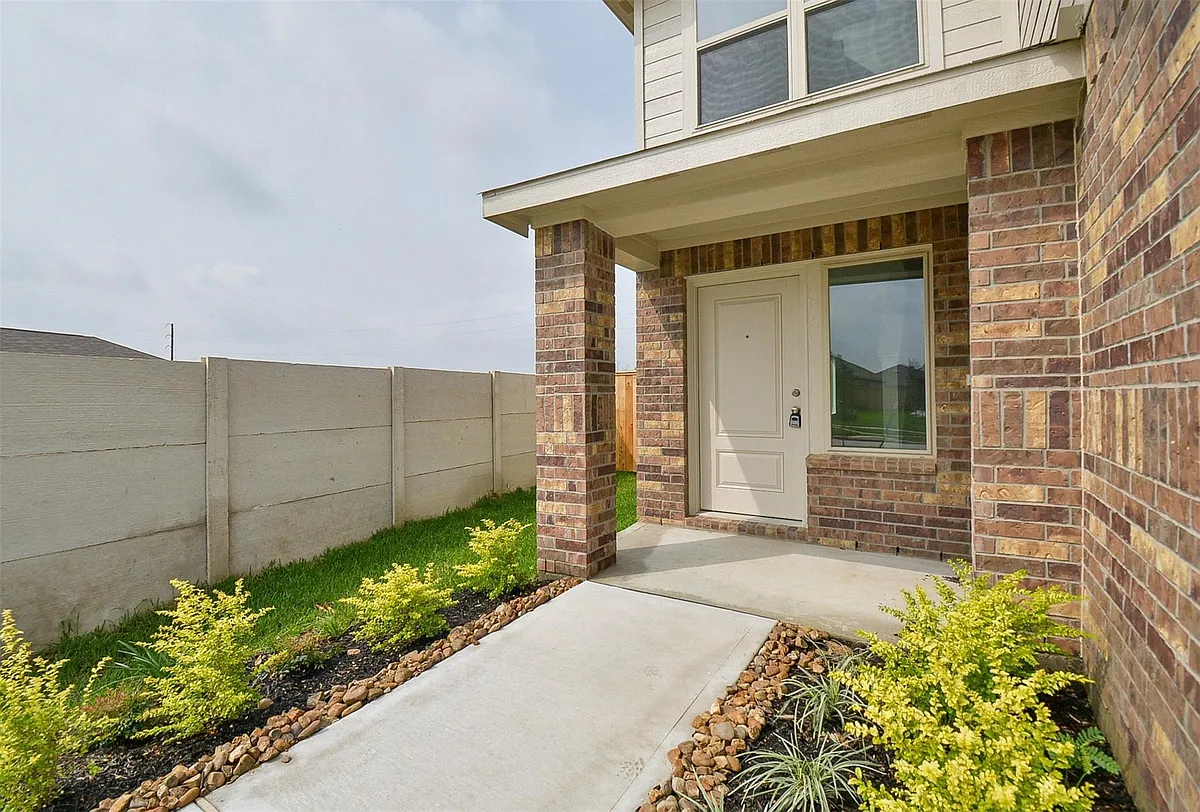 Building Photo - 18566 Cepagatti Dr