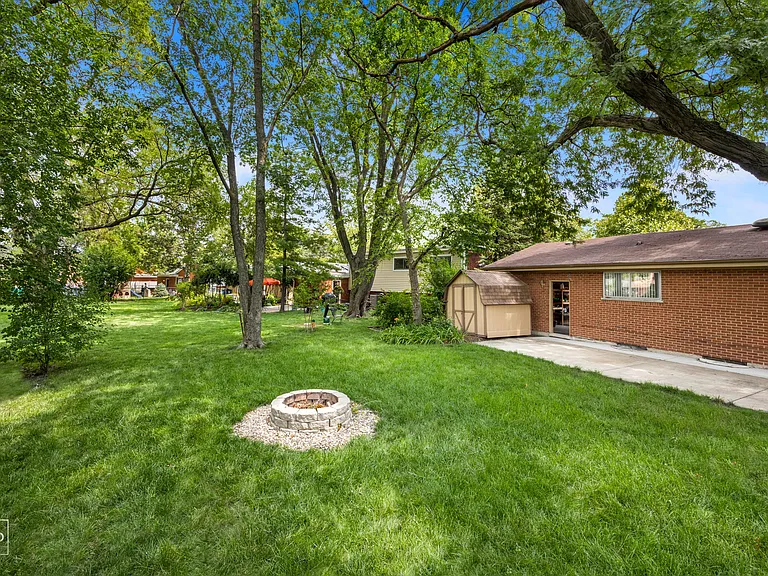 415 E Atwater Ave — Photo 48
