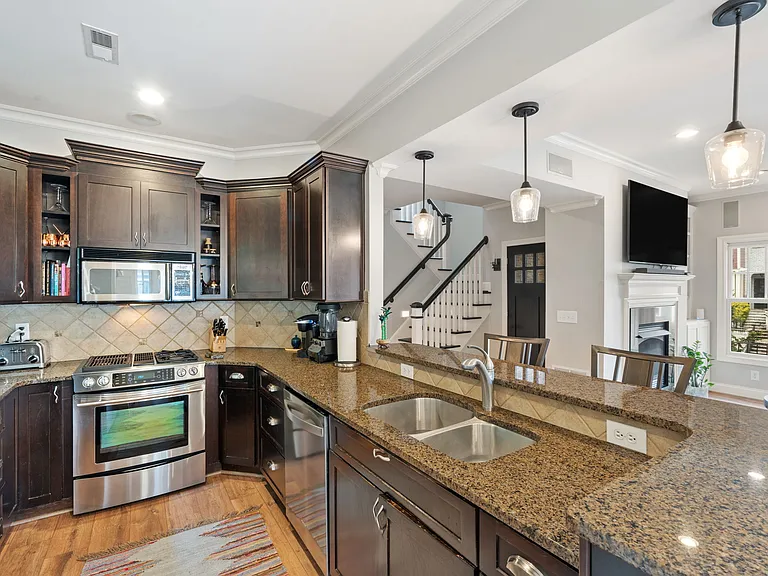 160 Park Pointe Cir #NA — Photo 47