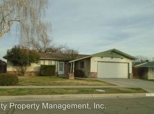 6104 N Selland Ave, Fresno, CA 93711