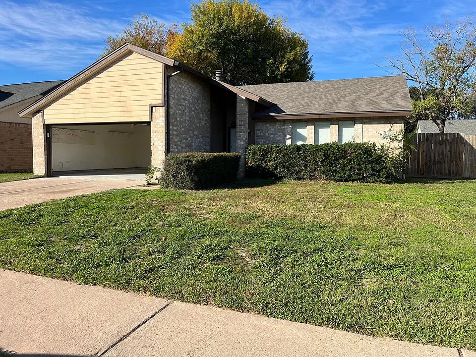 16938 Nicole Ln