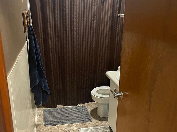 5th image of 303 E Kime St