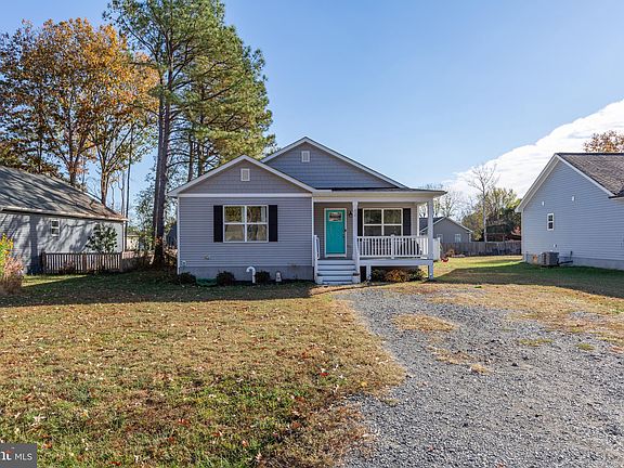 5th image of 42 Woodmount Dr