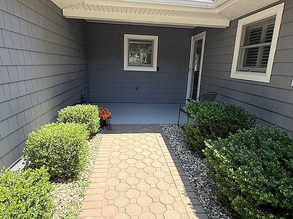 2nd image of 19A Seward Ln