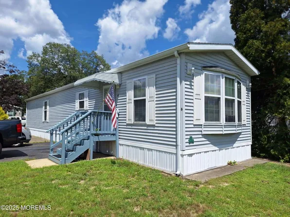 6 Raccoon Avenue, Whiting, NJ 08759