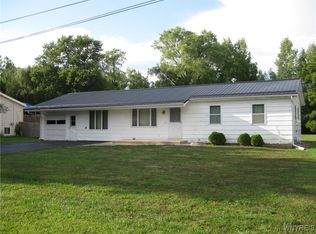 11090 Westwood Rd, Alden, NY 14004