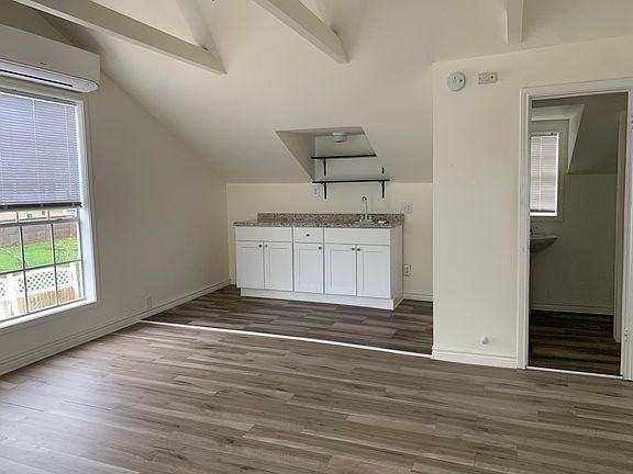 3rd image of 3433 Lawnview St #1/2