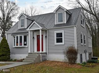 4017 Woodland Dr, Fairfax, VA 22030