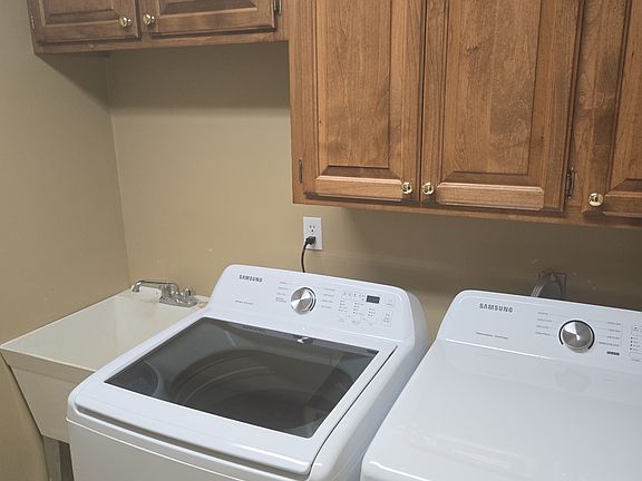 5th image of 174 Manchester Dr