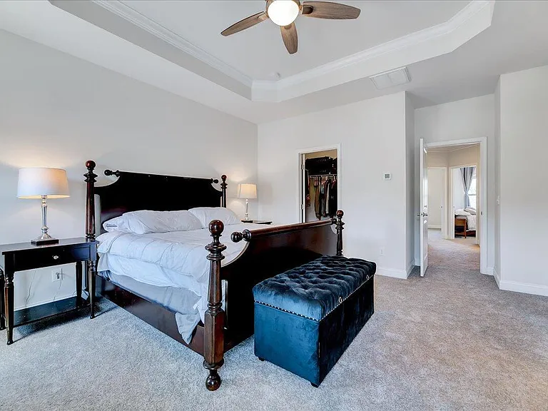 1008 Drayman Pl — Photo 9
