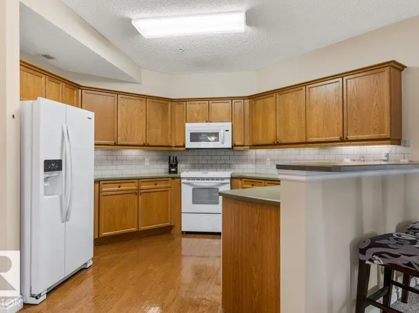 260 Sturgeon Rd #101, Saint Albert, AB T8N 7C6