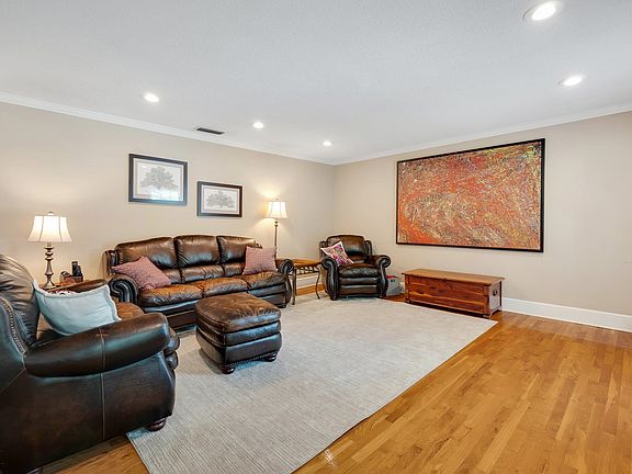 4th image of 2609 Lotus Dr