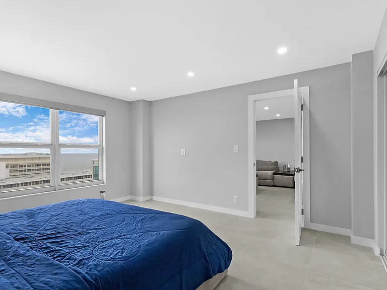 3900 Galt Ocean Dr #2114 — Photo 20
