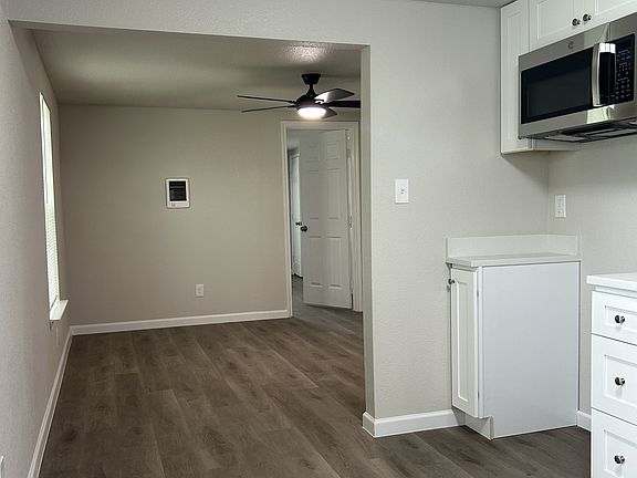 3rd image of 407 N Justin Ave Unit D