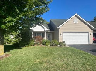 1104 Fountain View Cir, Holland, MI 49423